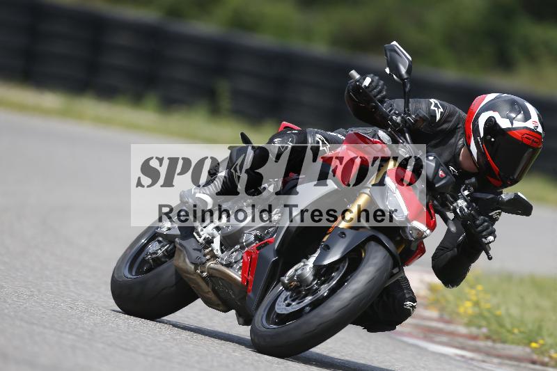 /27 12.06.2025 Ducati Schweiz Trackday Warmup  ADR/gruen-vert/ohne